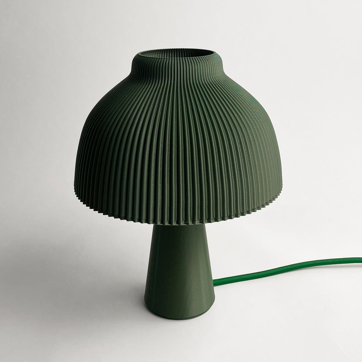 LUMINÁRIA COGU - Acompanha lâmpada LED RGB