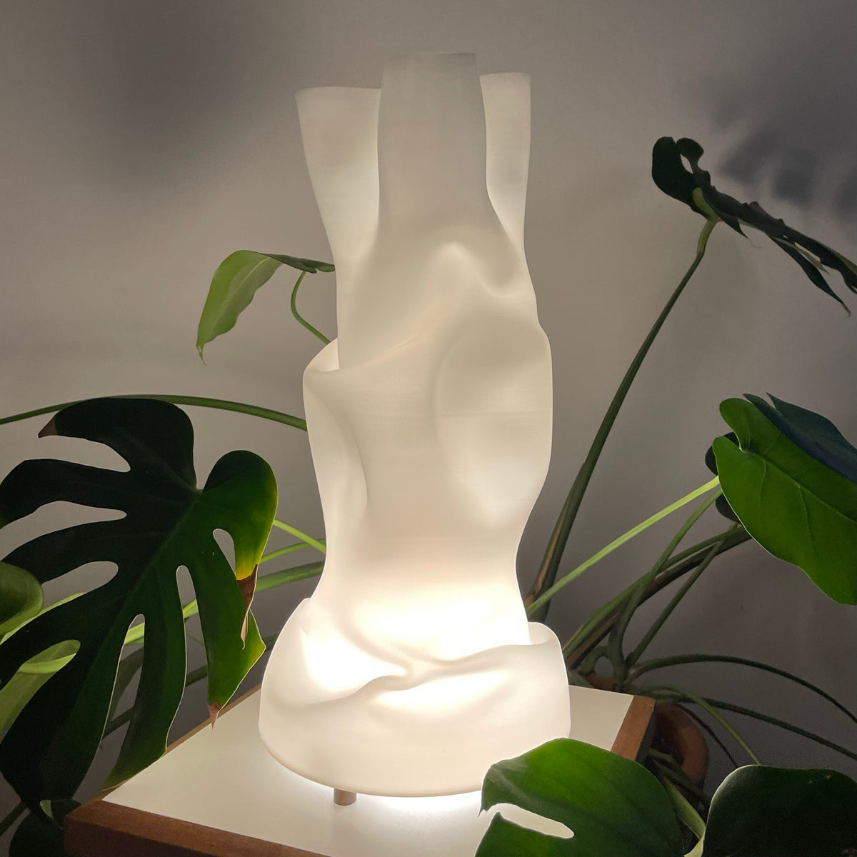 LUMINÁRIA AMASSADINHA LISA 42CM