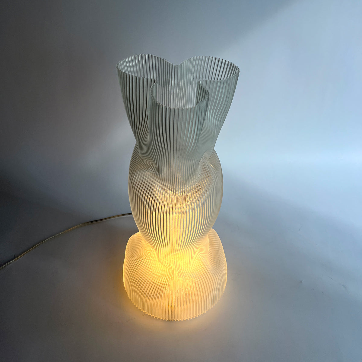 LUMINÁRIA AMASSADINHA TRANSLÚCIDA 42CM