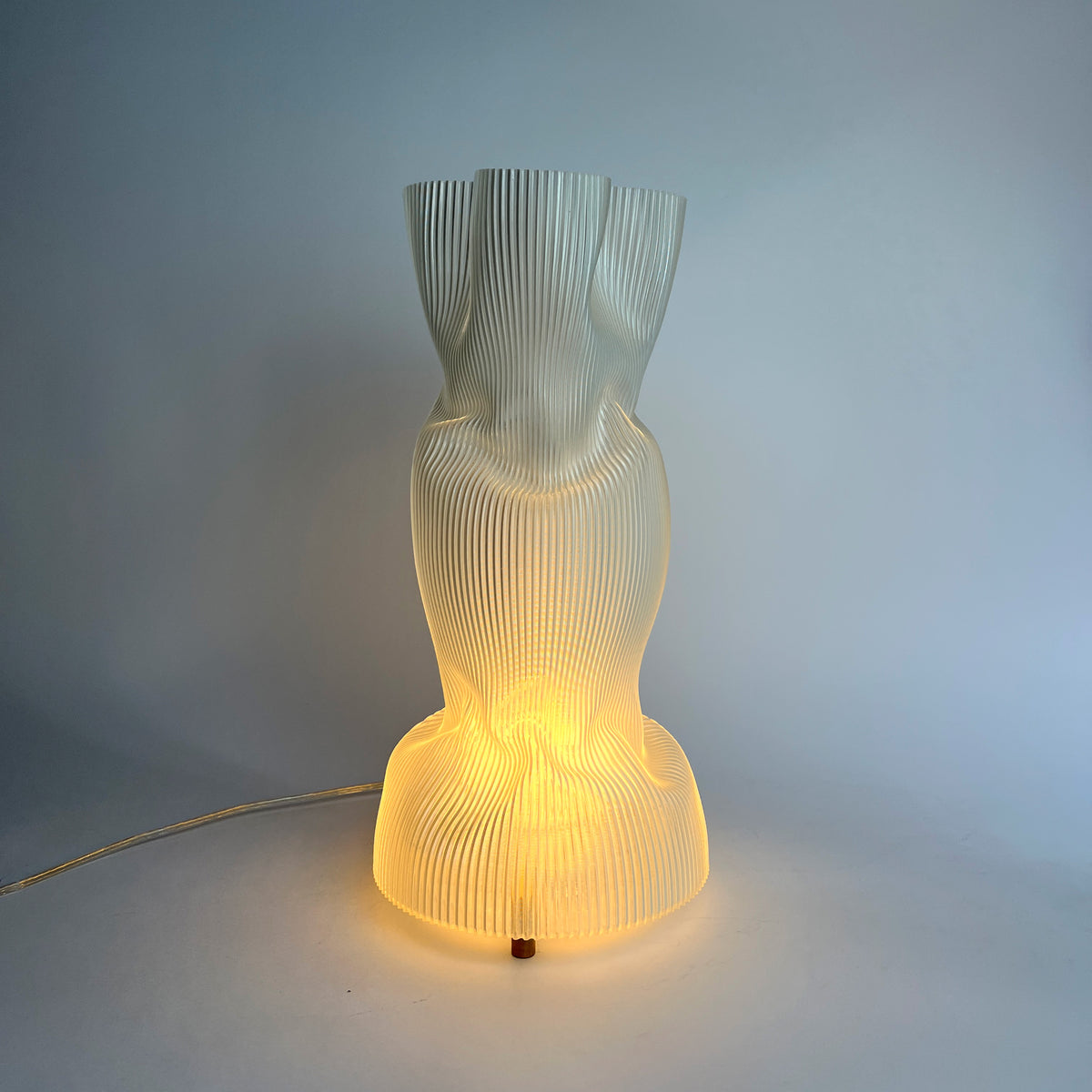 LUMINÁRIA AMASSADINHA TRANSLÚCIDA 42CM