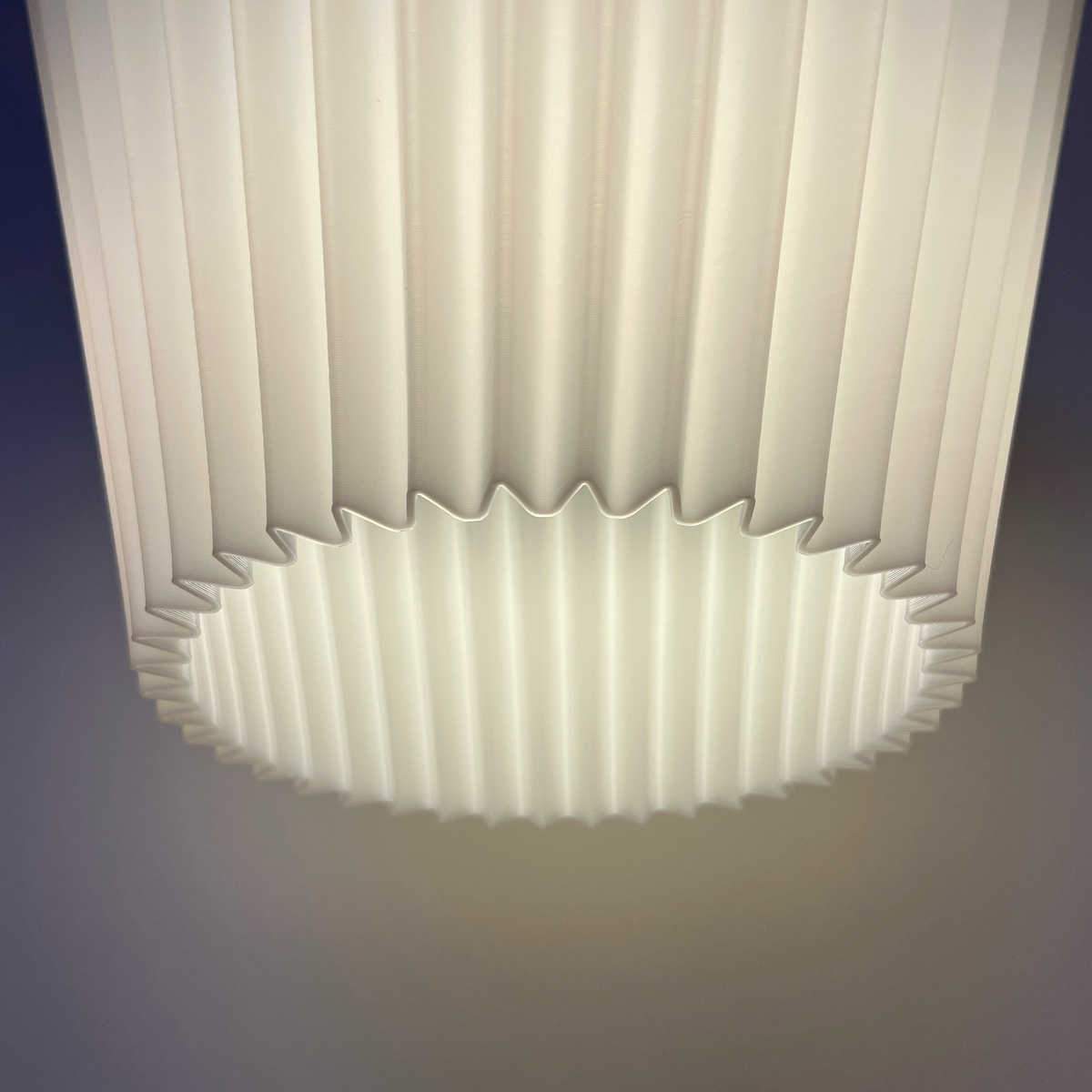 LUMINÁRIA SANFONADA PENDENTE G PÉROLA